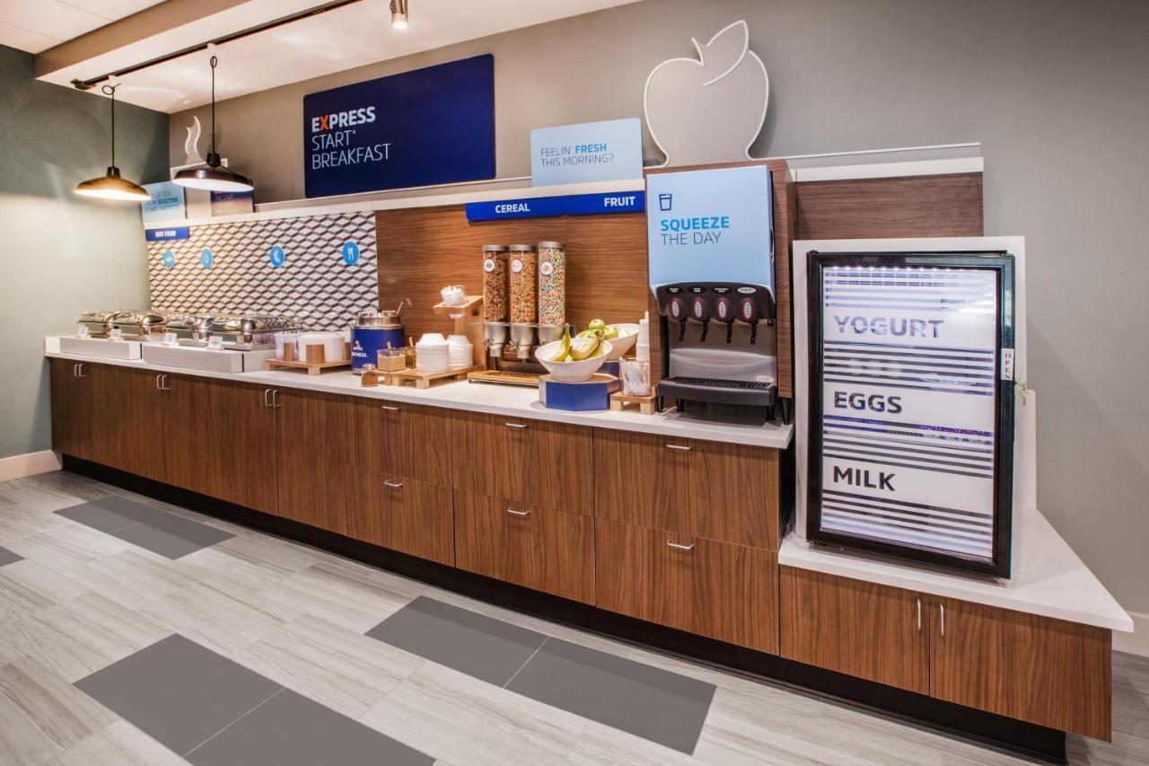 Holiday Inn Express Tallahassee-University Central By Ihg Exterior foto
